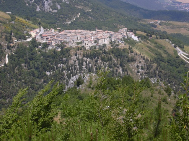 pietra tra le pietre (omaggio a Castelletta)